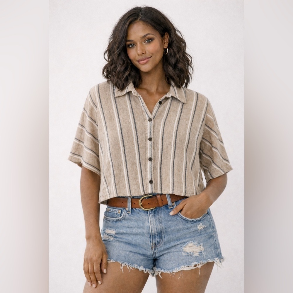 Banana Republic Oversized Linen Cropped Short, size medium.
